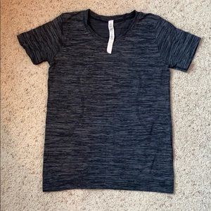 Lululemon swiftly workout top